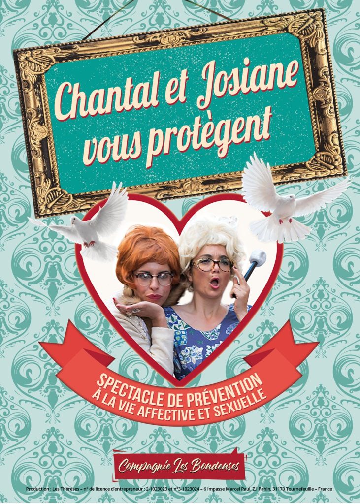 Affiche du spectacle Chantal et Josiane vous protègent par les Boudeuses. Sur un fond bleu à motif, le titre du spectacle est dans un tableau et la photo de Chantal et Josiane dans un cœur entourée de colombes.