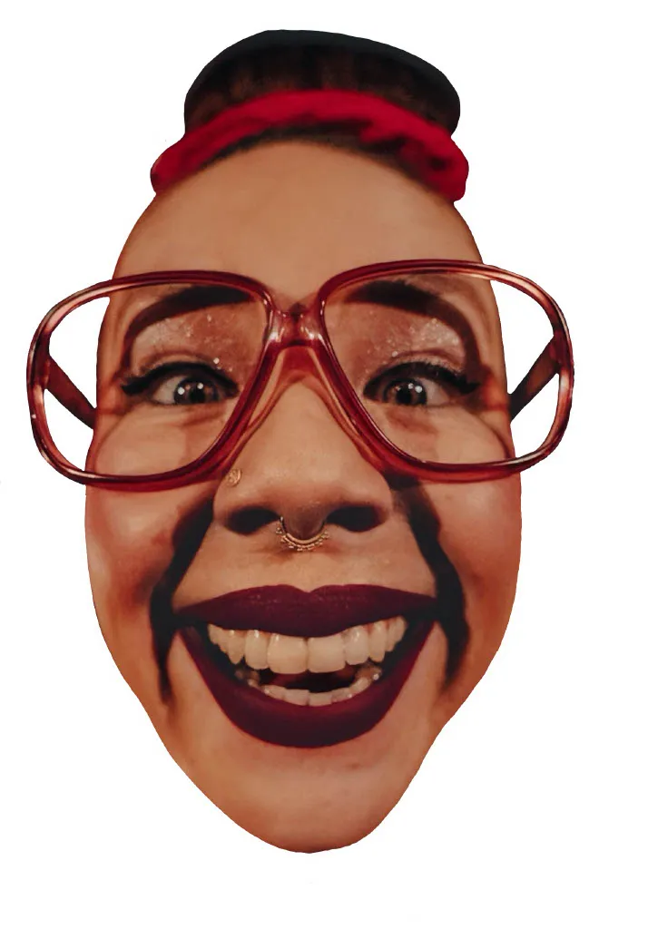 Gros plan du visage de Clara.